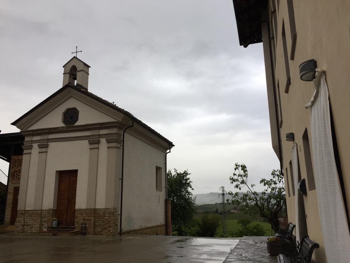 Cascina Baresane Bed and Breakfast Alba  Buitenkant foto