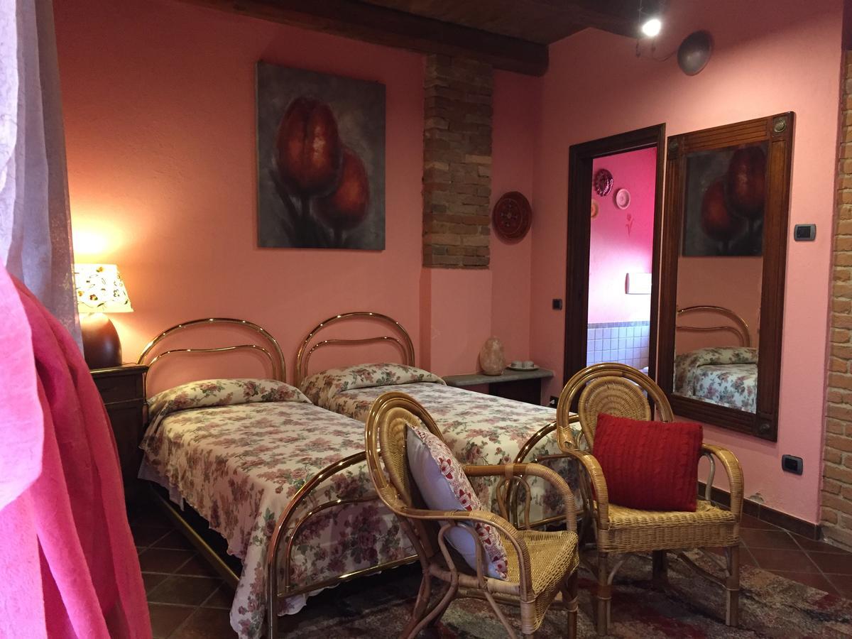 Cascina Baresane Bed and Breakfast Alba  Buitenkant foto