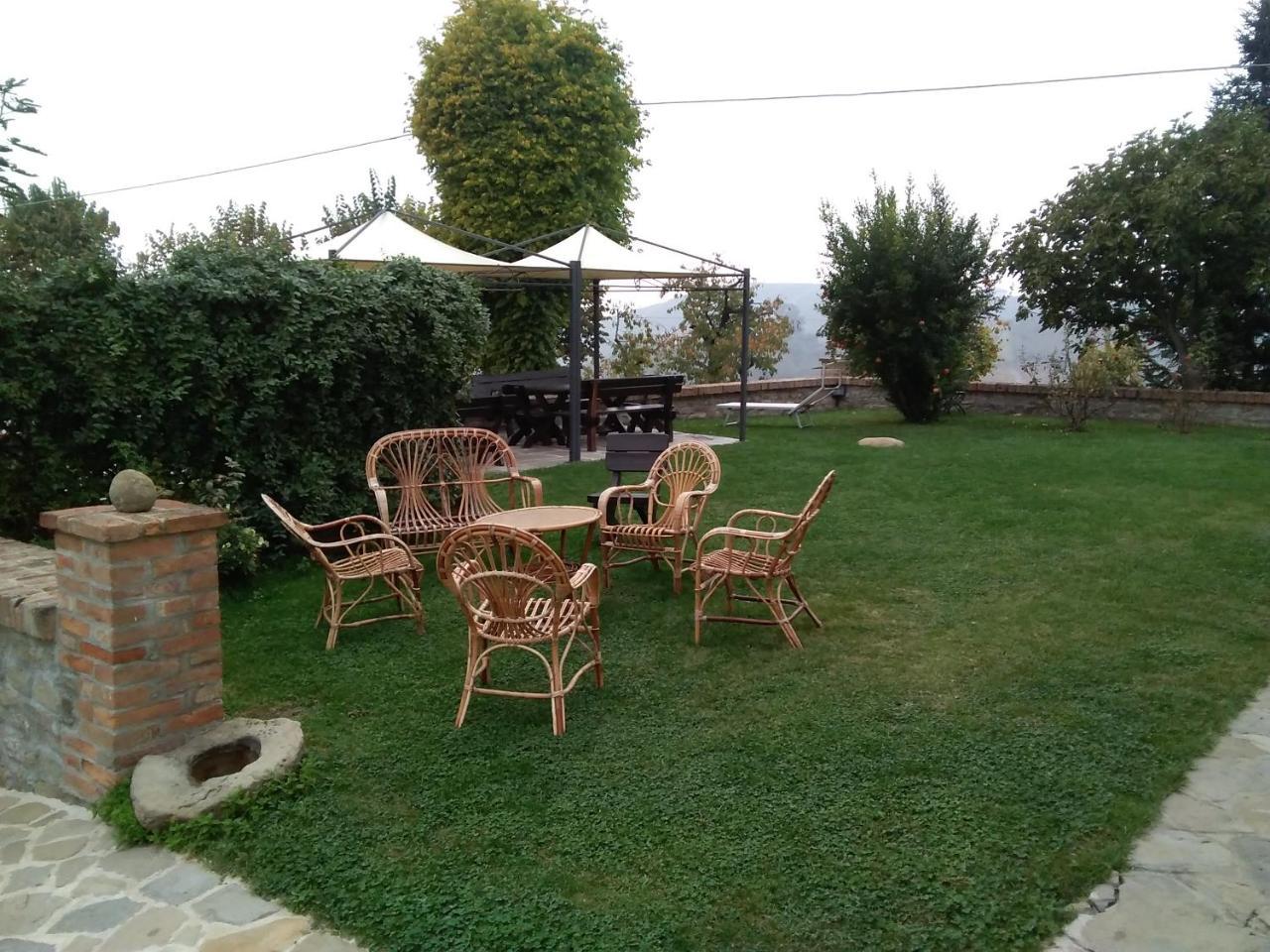 Cascina Baresane Bed and Breakfast Alba  Buitenkant foto